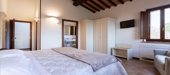 10 bedrooms House in Chiusi, Italy No. 381798 34