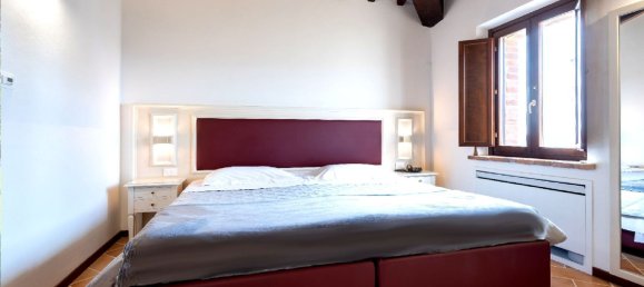 10 bedrooms House in Chiusi, Italy No. 381798 37