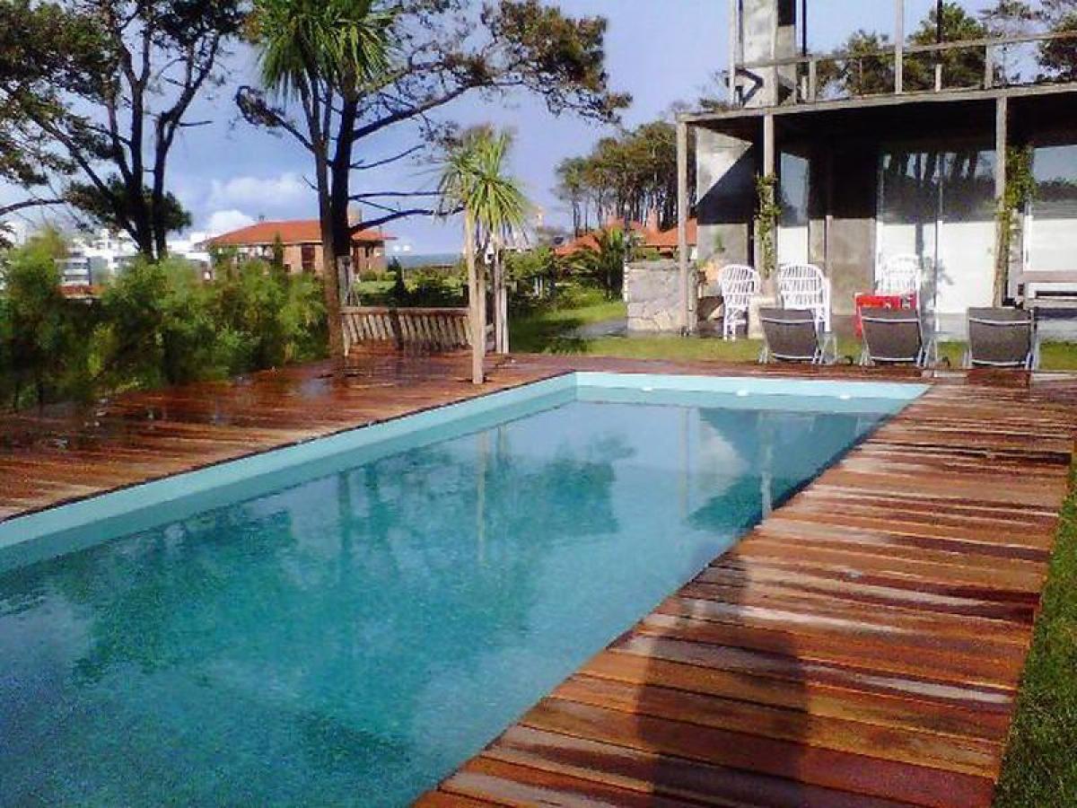 2 bedrooms House in Maldonado, Uruguay No. 6384