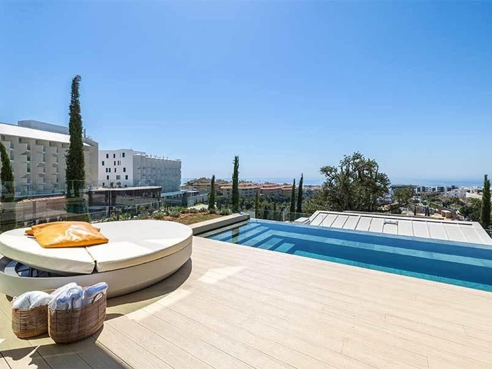 4 bedrooms Villa in Fuengirola, Spain No. 279349