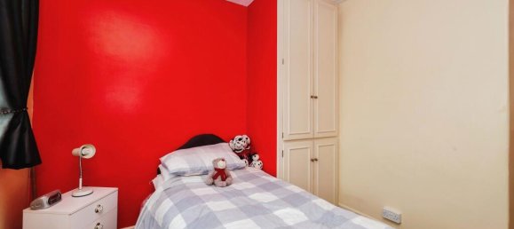 4 bedrooms House in Portsmouth, United Kingdom No. 10651 15