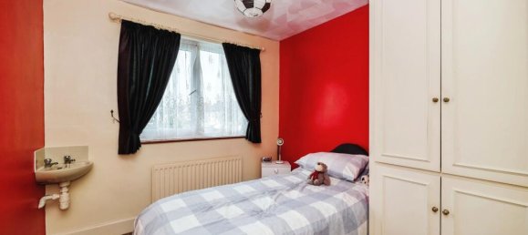 4 bedrooms House in Portsmouth, United Kingdom No. 10651 16