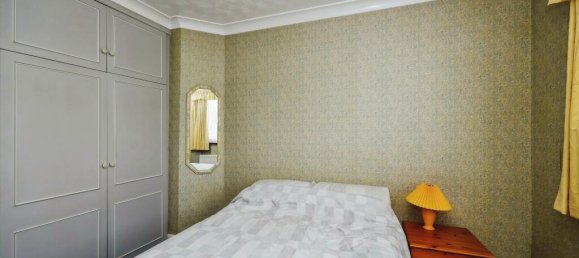 4 bedrooms House in Portsmouth, United Kingdom No. 10651 12