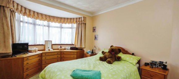 4 bedrooms House in Portsmouth, United Kingdom No. 10651 10