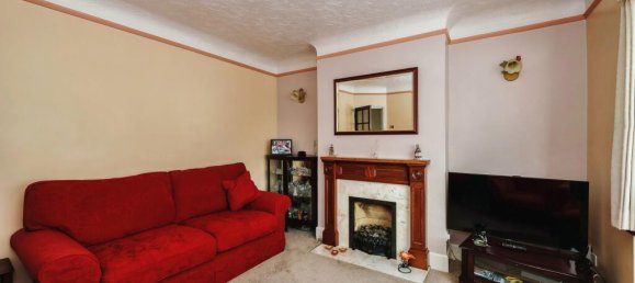 4 bedrooms House in Portsmouth, United Kingdom No. 10651 6