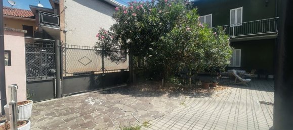 Gebäude in Biassono, Italy 706m², Nr. 338391 22