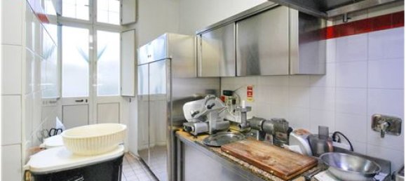 2 rooms Commercial property in Turin, Italy No. 279253 6