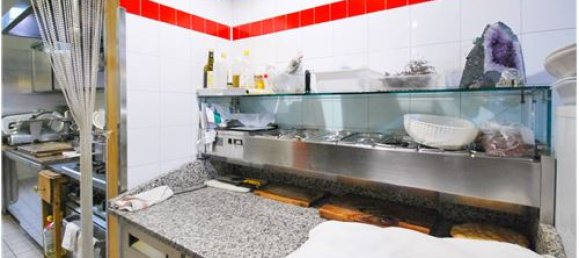 2 rooms Commercial property in Turin, Italy No. 279253 4