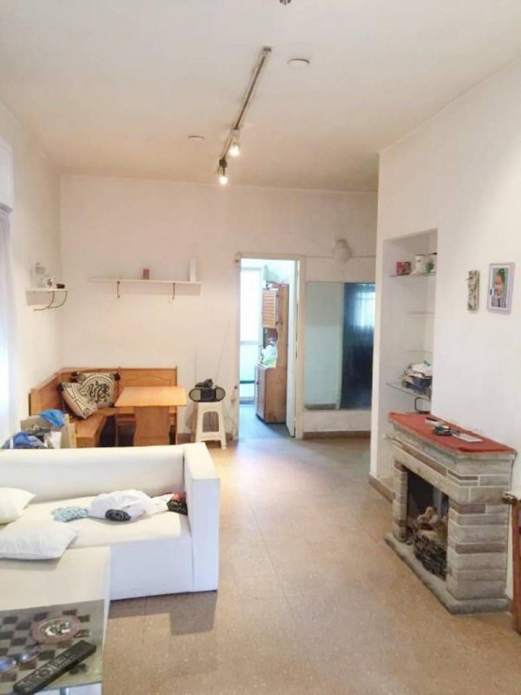 Casa de 2 dormitorios en Buenos Aires, Argentina No. 82995