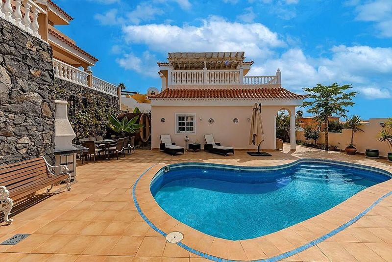 3 bedrooms House in Adeje, Spain No. 263009