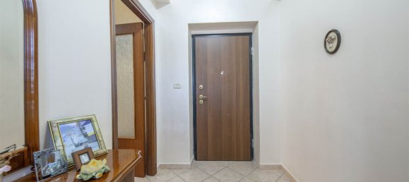 3 bedrooms Apartment in Belpasso, Italy No. 105524 2