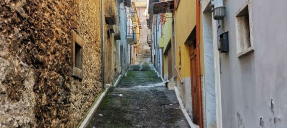 4 bedrooms House in Luco dei Marsi, Italy No. 377540 23