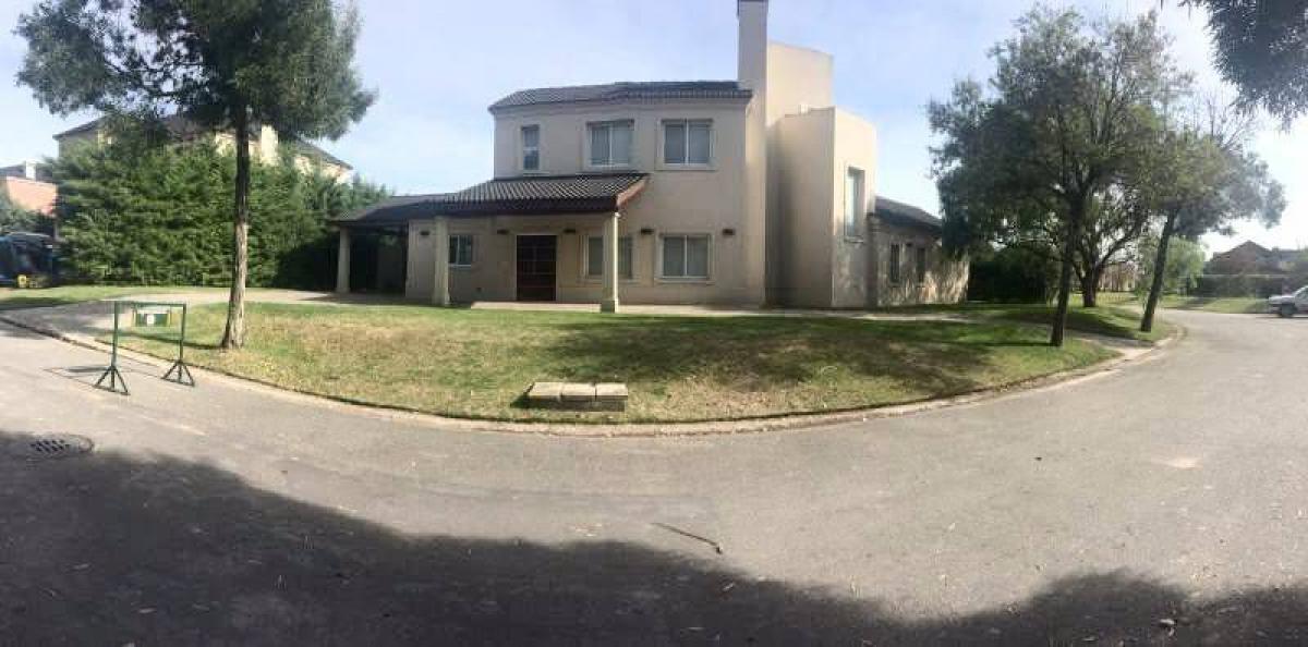 Casa de 2 dormitorios en Escobar, Argentina No. 62688