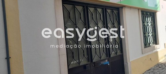 137m² Commercial property in Beja, Portugal No. 33169 13