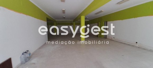 137m² Commercial property in Beja, Portugal No. 33169 9