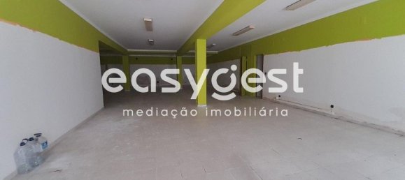 137m² Commercial property in Beja, Portugal No. 33169 8