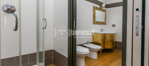 4-salle Appartement à Milan, Italy No. 247796 13