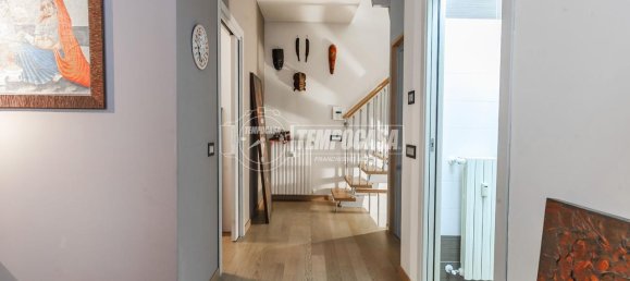 4-salle Appartement à Milan, Italy No. 247796 7