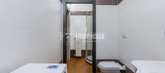 4-salle Appartement à Milan, Italy No. 247796 16