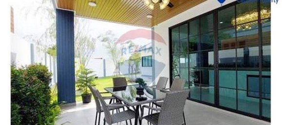 Café/restaurante de 4 dormitorios en Pattaya, Thailand No. 12263 2