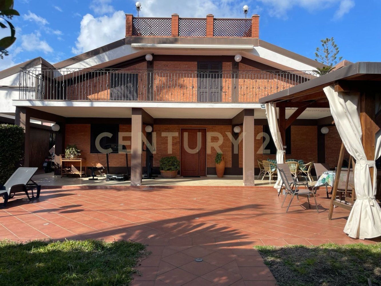 6 rooms Villa in Catania, Italy No. 215521