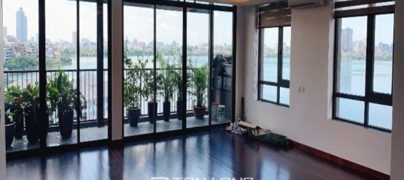 3 bedrooms Apartment in Tay Ho, Vietnam No. 755 2