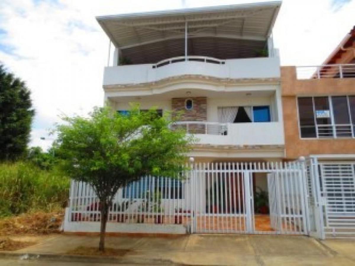 4 bedrooms House in Valle del Cauca, Colombia No. 2699