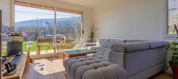 4 bedrooms House in Chanay, France No. 207111 3