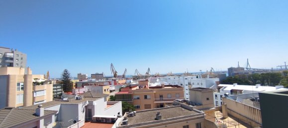 3 غرف نوم بانتهاوس في Cadiz, Spain رقم 150237 6