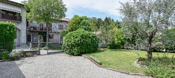 Квартира с 6 комнатами в Эрба, Италия № 280069 2