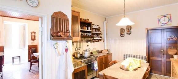 Квартира с 6 комнатами в Эрба, Италия № 280069 5