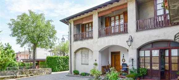 Квартира с 6 комнатами в Эрба, Италия № 280069 3