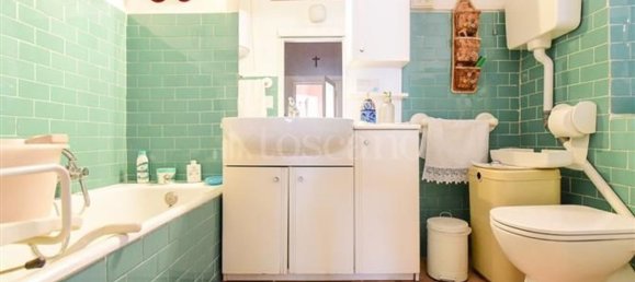 Квартира с 6 комнатами в Эрба, Италия № 280069 28