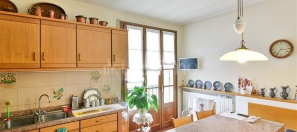 Квартира с 6 комнатами в Эрба, Италия № 280069 13