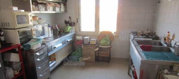 4 rooms Apartment in Rome, Italy No. 202032 6
