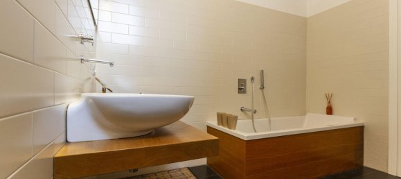 4 bedrooms Apartment in Mantua, Italy No. 362829 10