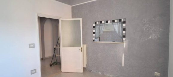 4-salle Appartement à Foggia, Italy No. 113497 14