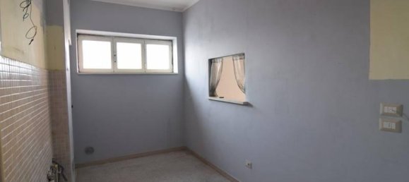 4-salle Appartement à Foggia, Italy No. 113497 11