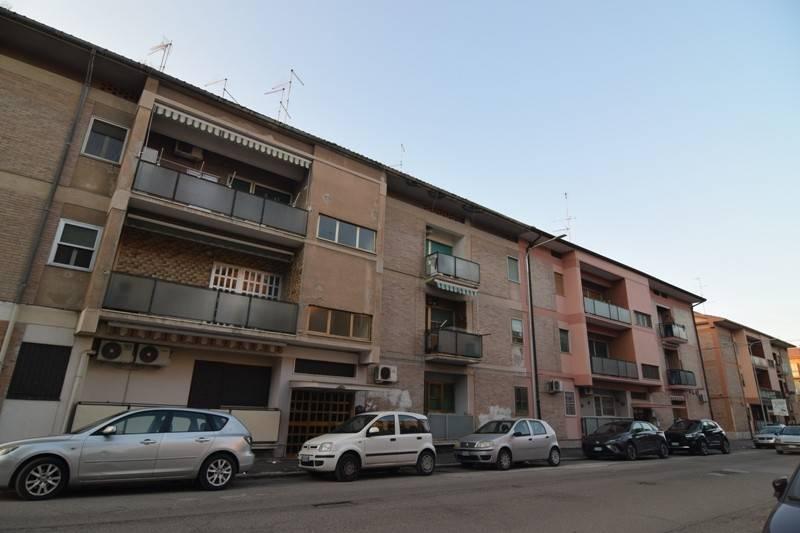 4 rooms Apartment in Foggia, Italy No. 113497