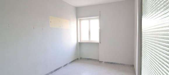 4-salle Appartement à Foggia, Italy No. 113497 5
