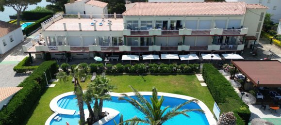 1053m² Commercial property in Llanca, Spain No. 178910 2