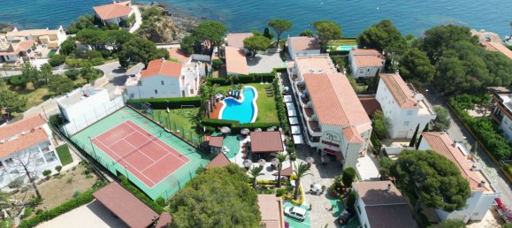 1053m² Commercial property in Llanca, Spain No. 178910 18