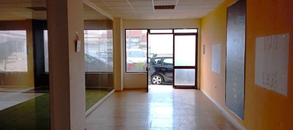 108m² Commercial property in Setubal, Portugal No. 173931 7