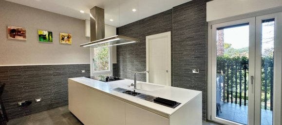 3 bedrooms Apartment in Rome, Italy No. 219326 24