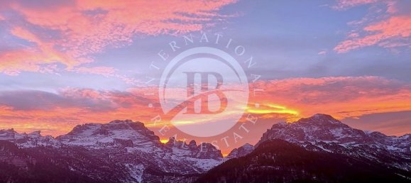 9 bedrooms House in Pinzolo, Italy No. 302712 15