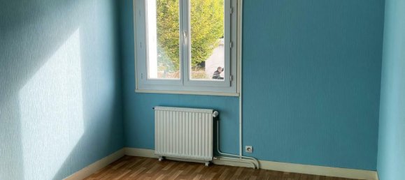 Casa de 3 dormitorios en Coullons, France No. 215450 5