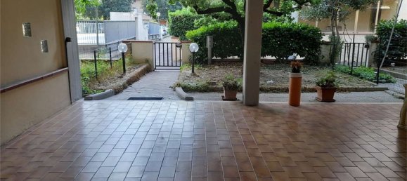 4 rooms House in Modena, Italy No. 271399 2