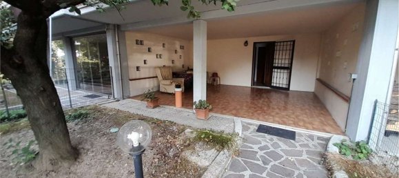 4 rooms House in Modena, Italy No. 271399 3
