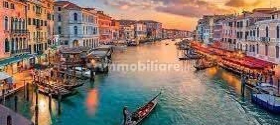 5 rooms Commercial property in Venice, Italy No. 61808 15