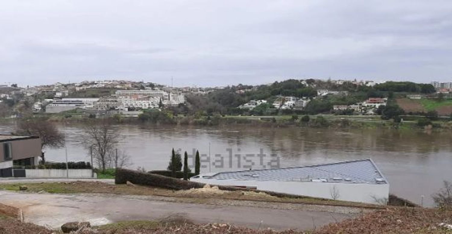 Земельный участок 2636м² в Вила Нова ди Гая, Португалия № 62477